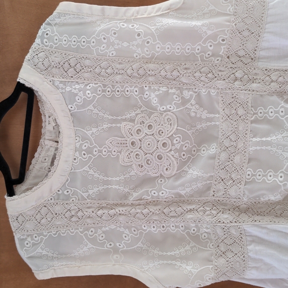 Lacy beigh top large - Picture 2 of 3